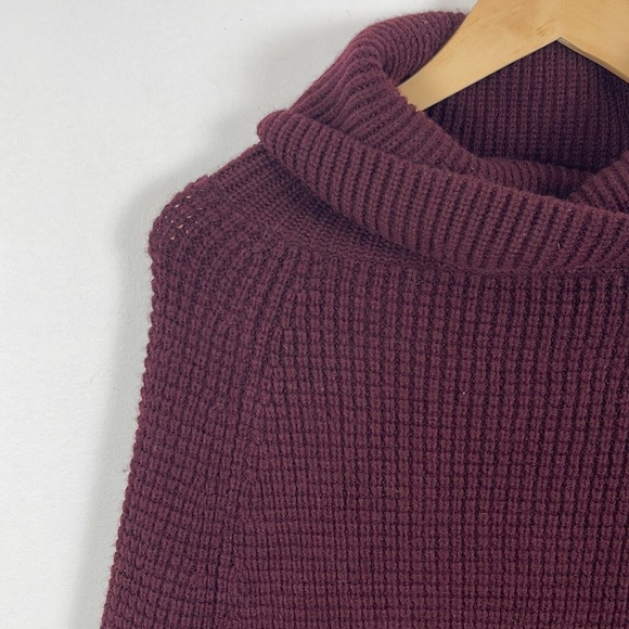 Lauren Ralph Lauren Turtleneck Honeycomb Caplet - O/S - Picture 3 of 7